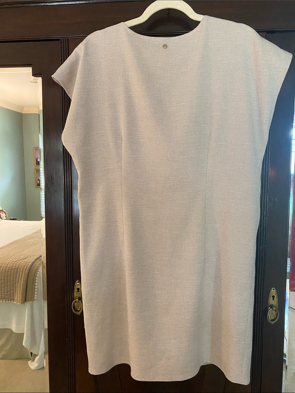 Marie Oliver Cream V-Neck Textured Dress - Picture 4 of 7